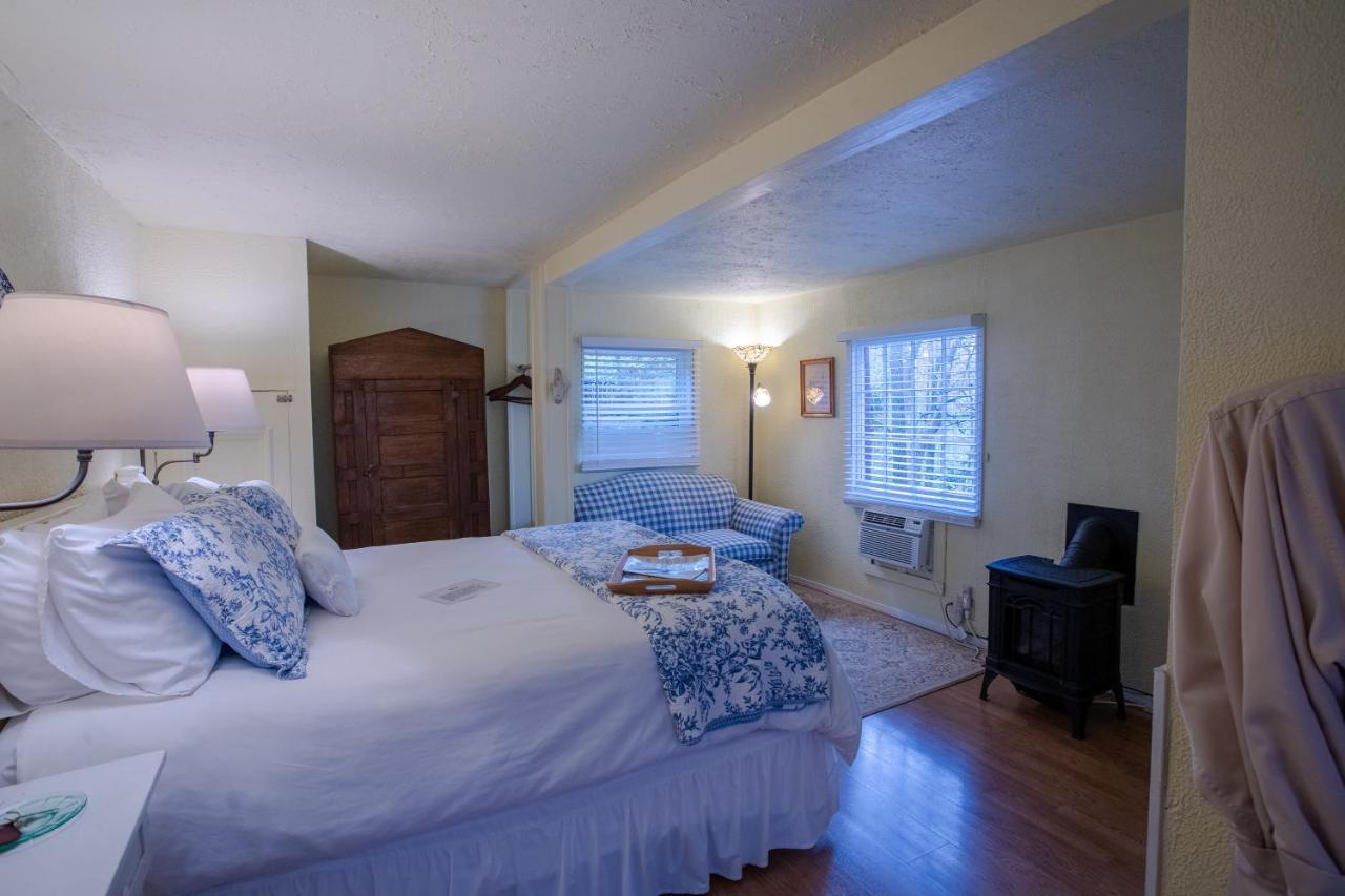 5 Ojo Inn Bed And Breakfast Eureka Springs Extérieur photo